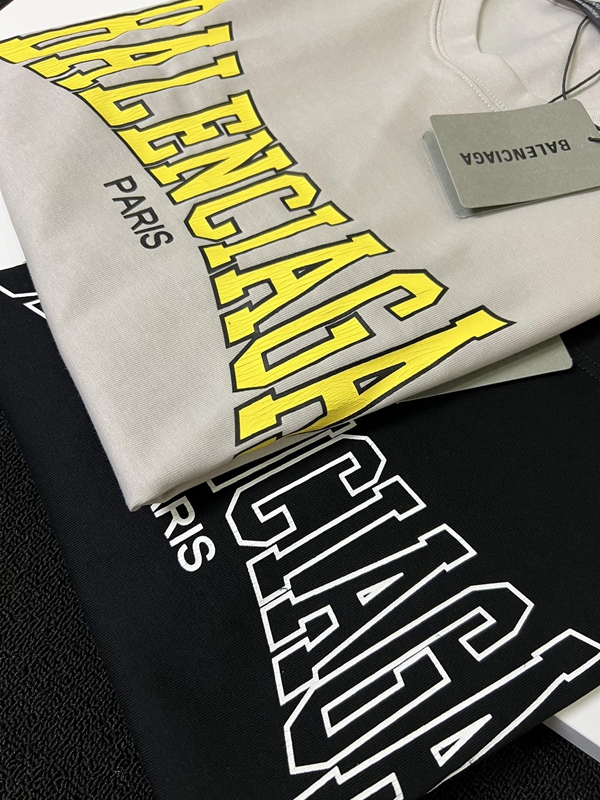 ブランドTシャツ着用イメージ